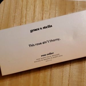 Rose quarts facial roller